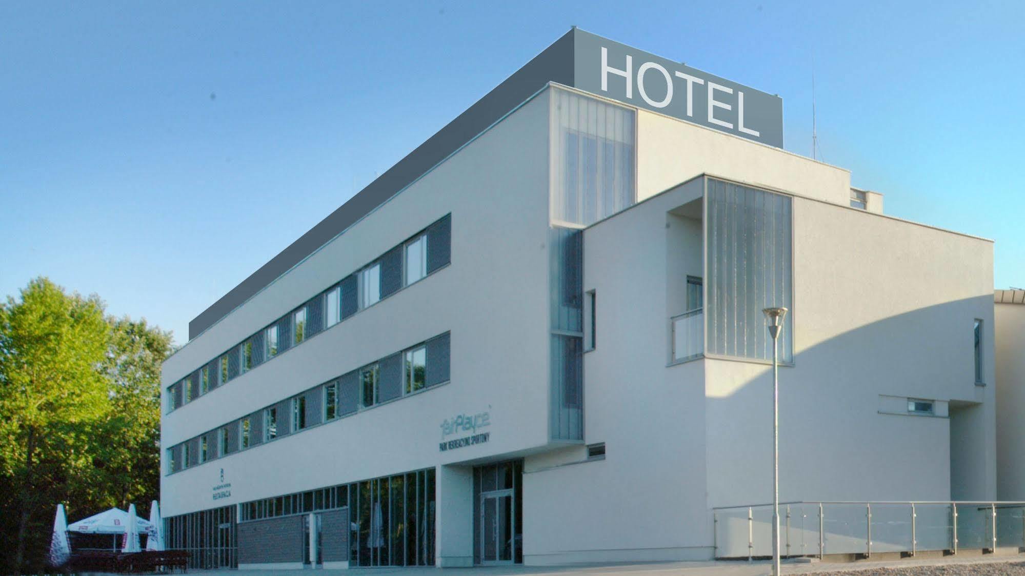 Hotel Fairplayce بوزنان المظهر الخارجي الصورة