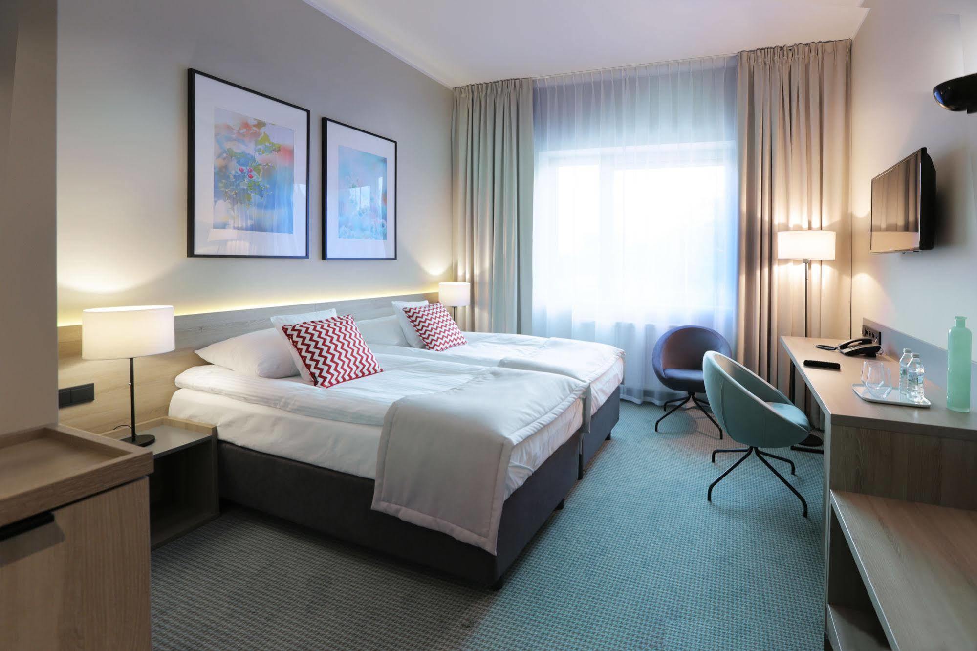 Hotel Fairplayce بوزنان المظهر الخارجي الصورة