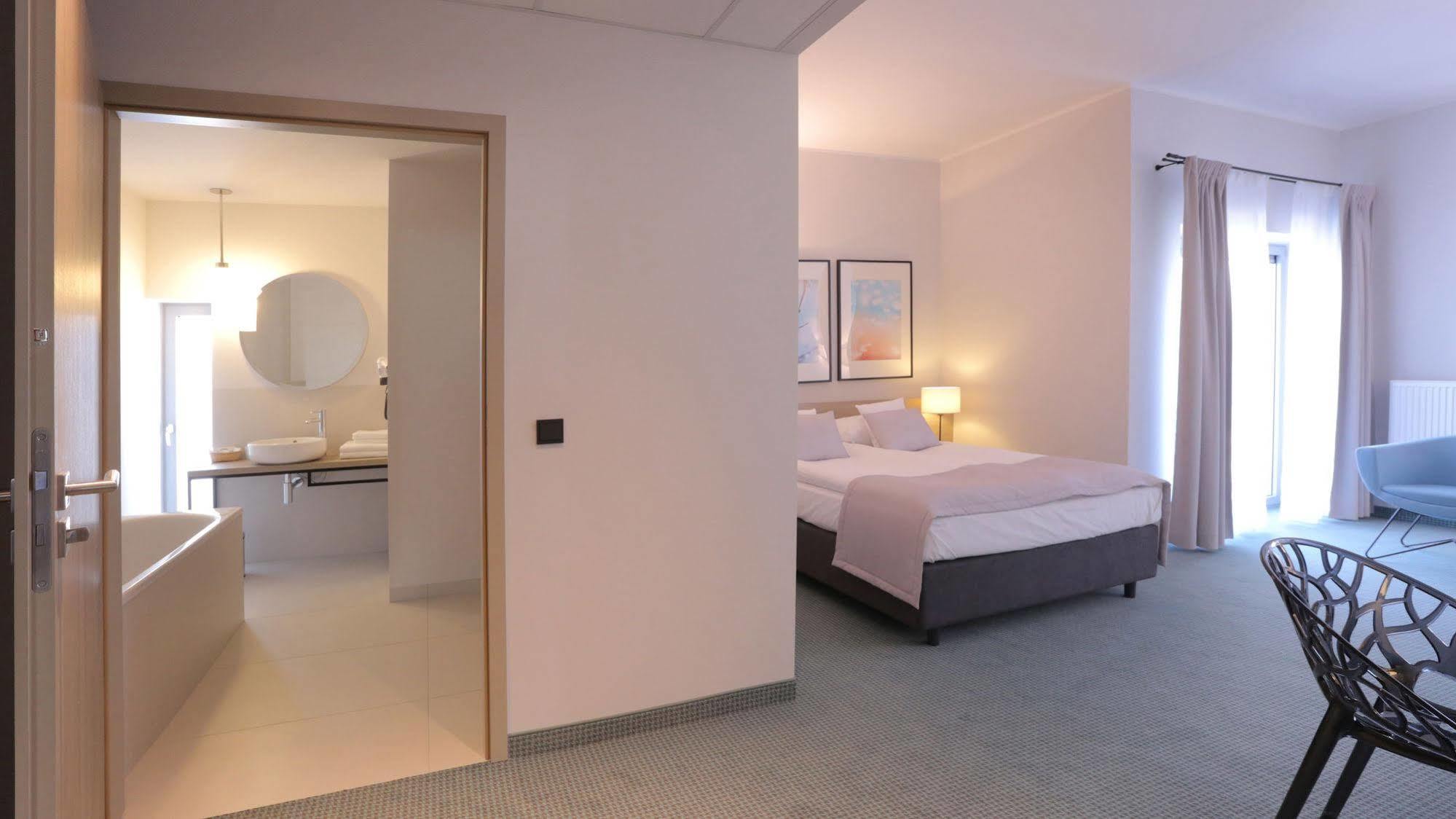 Hotel Fairplayce بوزنان المظهر الخارجي الصورة