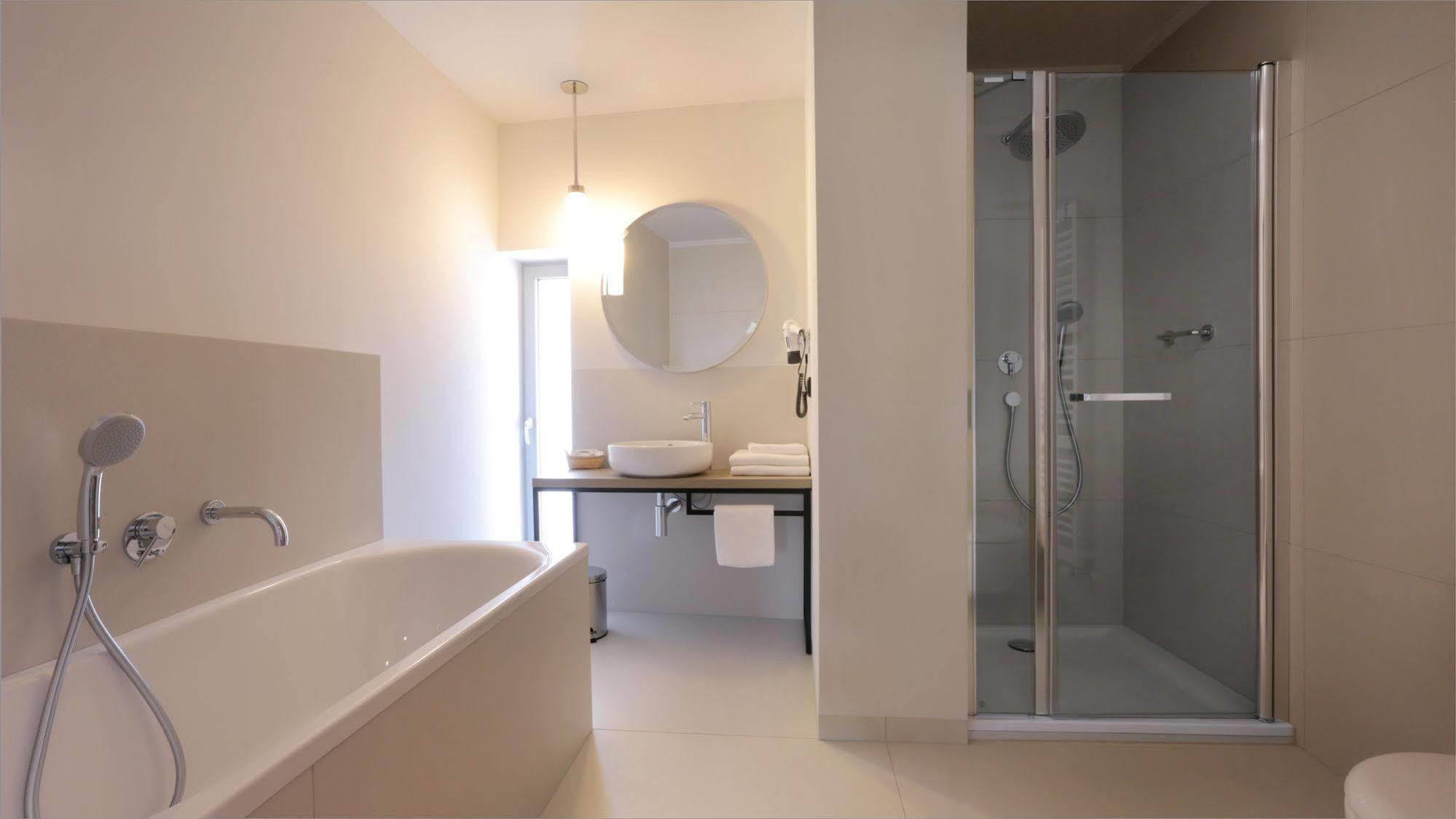 Hotel Fairplayce بوزنان المظهر الخارجي الصورة
