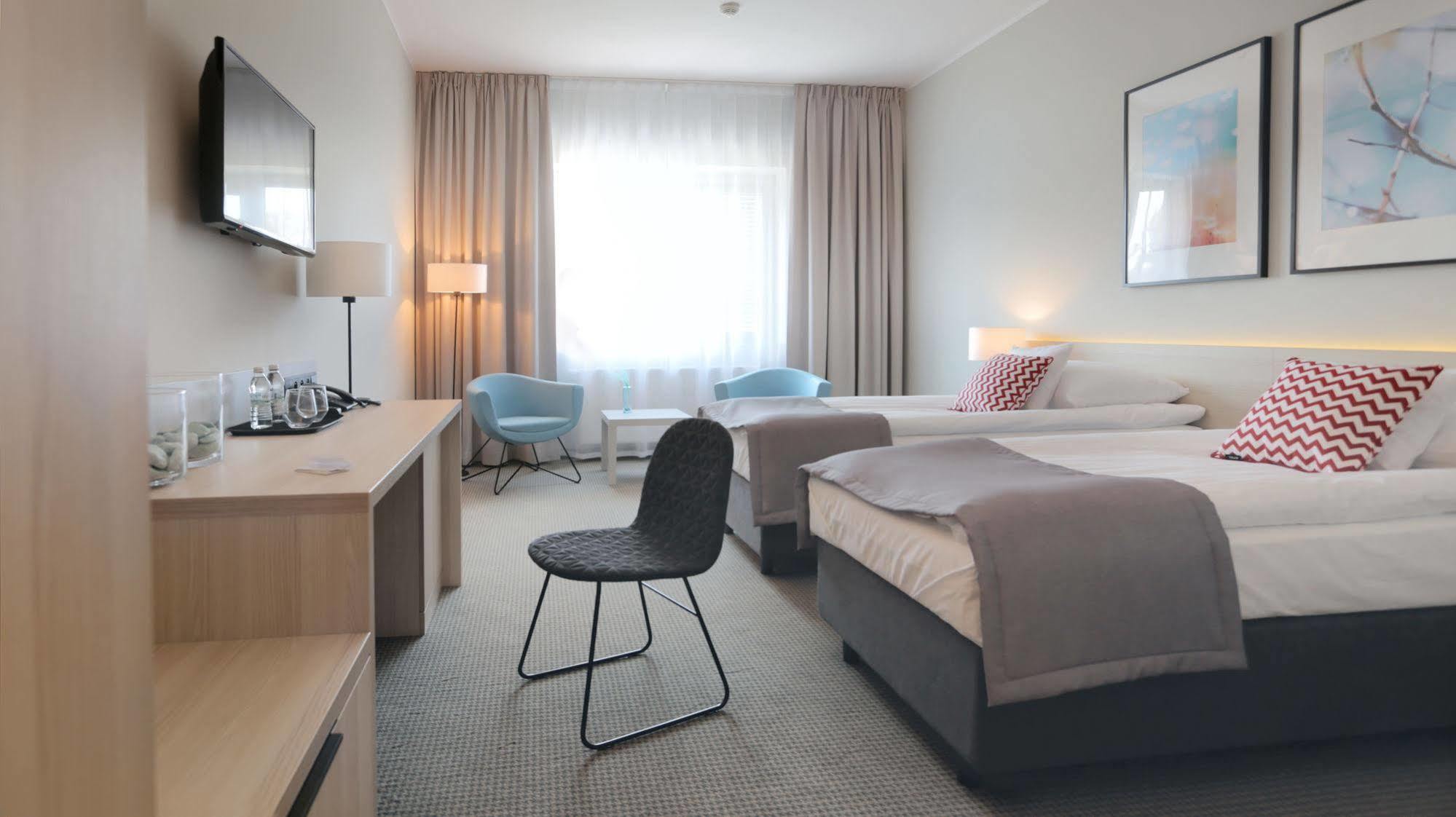 Hotel Fairplayce بوزنان المظهر الخارجي الصورة